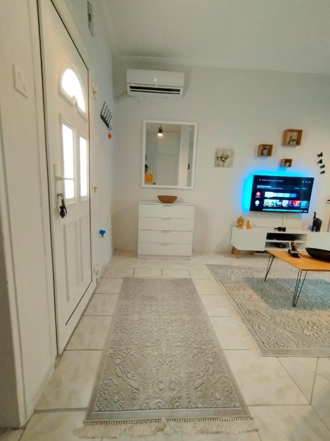 Antonia'S Cozy Apartment Agía Triás Dış mekan fotoğraf